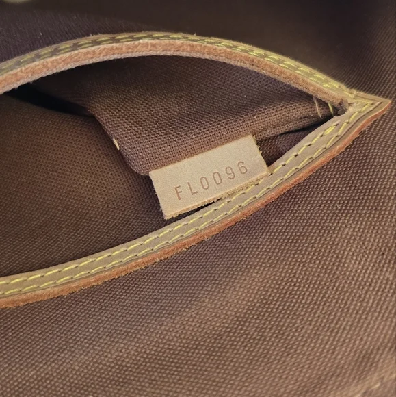 Authentic Louis Vuitton Alma PM - Picture 11 of 17